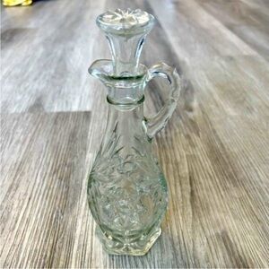 Vintage retro 1970’s crystal oil vinegar 8” cruet decanter bottle with stopper.